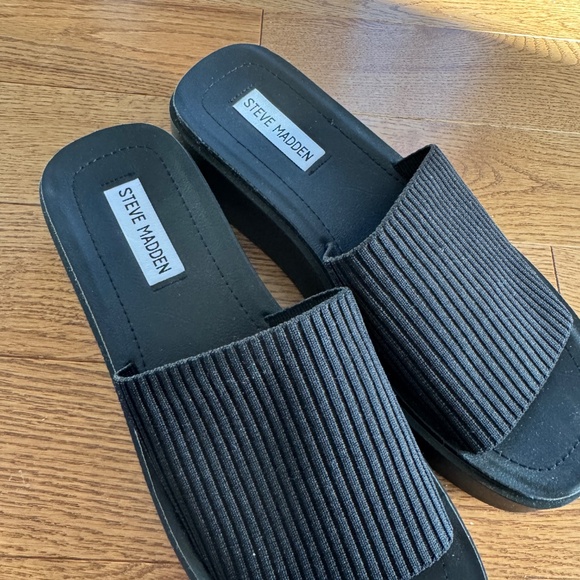 Steve Madden Balanced Mules Black - Picture 2 of 3